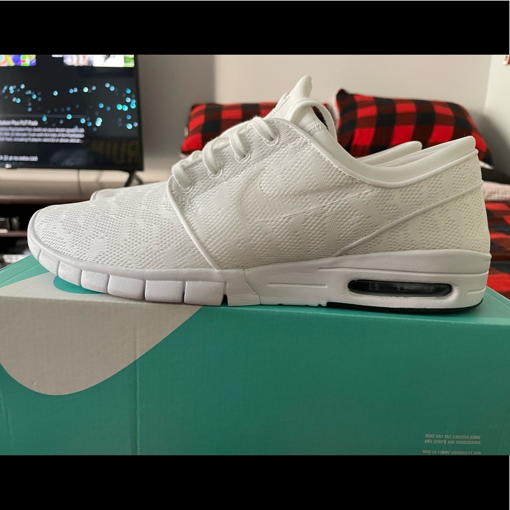Nike SB Janoski Max Triple White Size 11